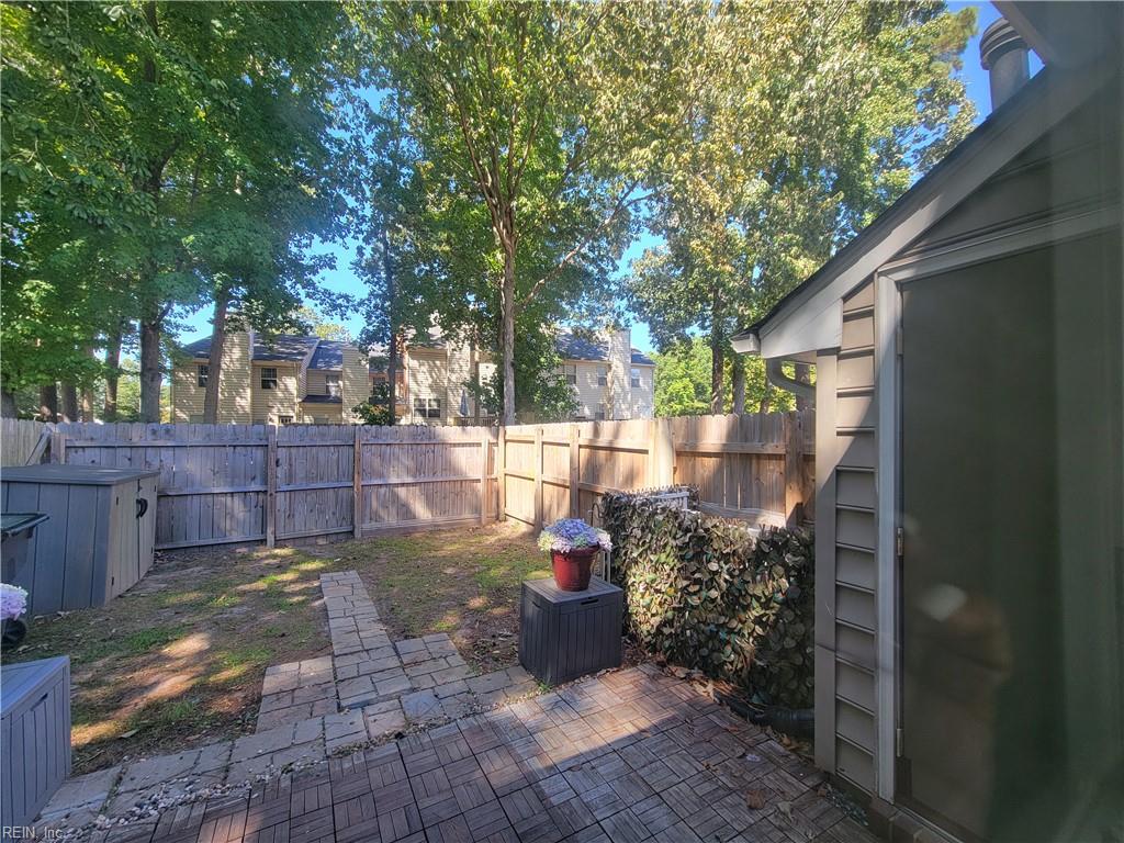 14 Treebark Pl Property Photo 30