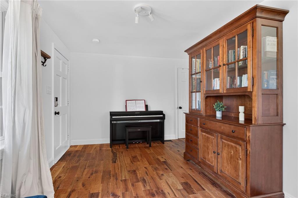 832 Brooke Rd Property Photo 6