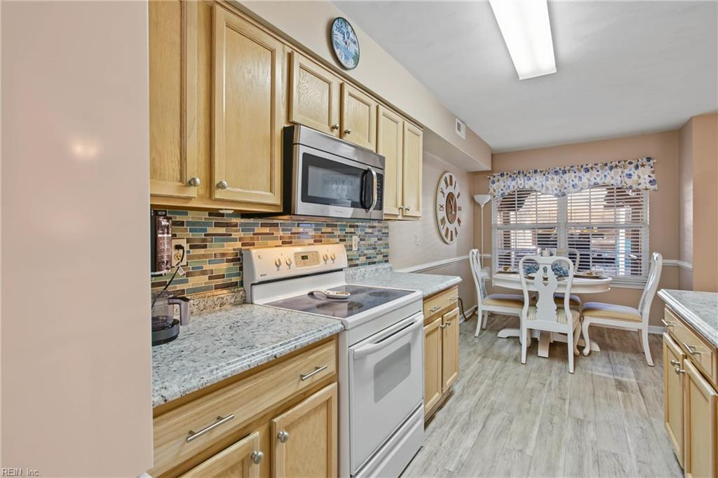 891 24th St Property Photo 12