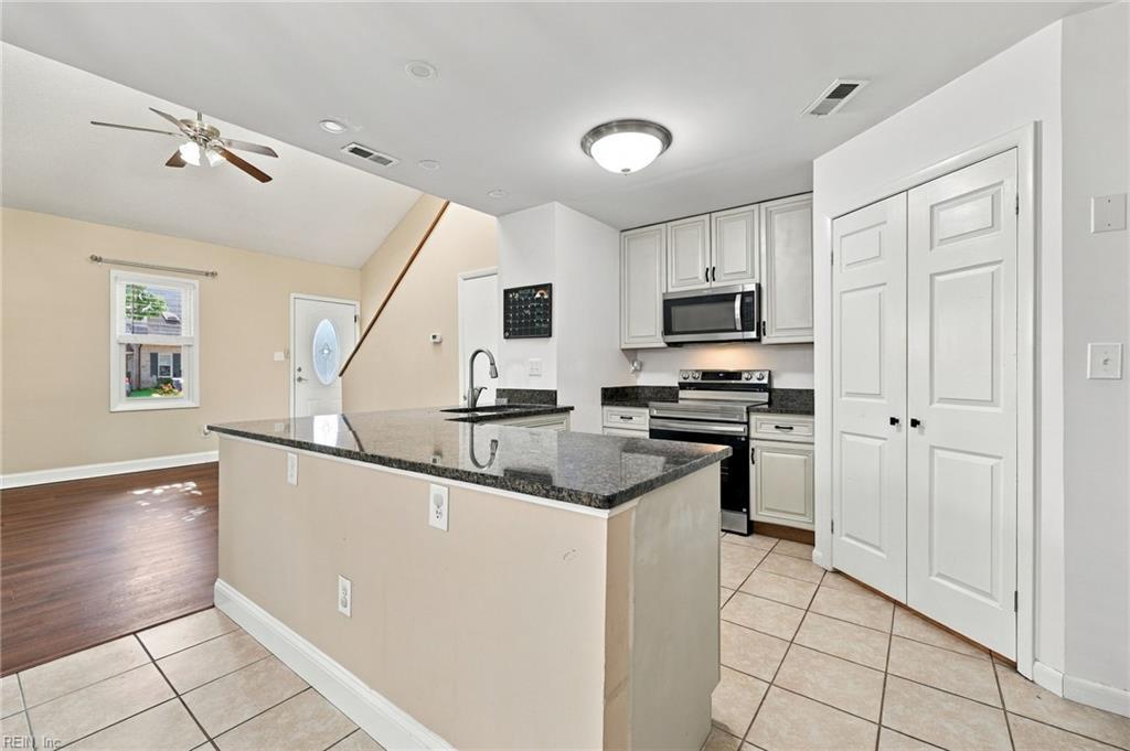 450 Troon Chse Property Photo 12