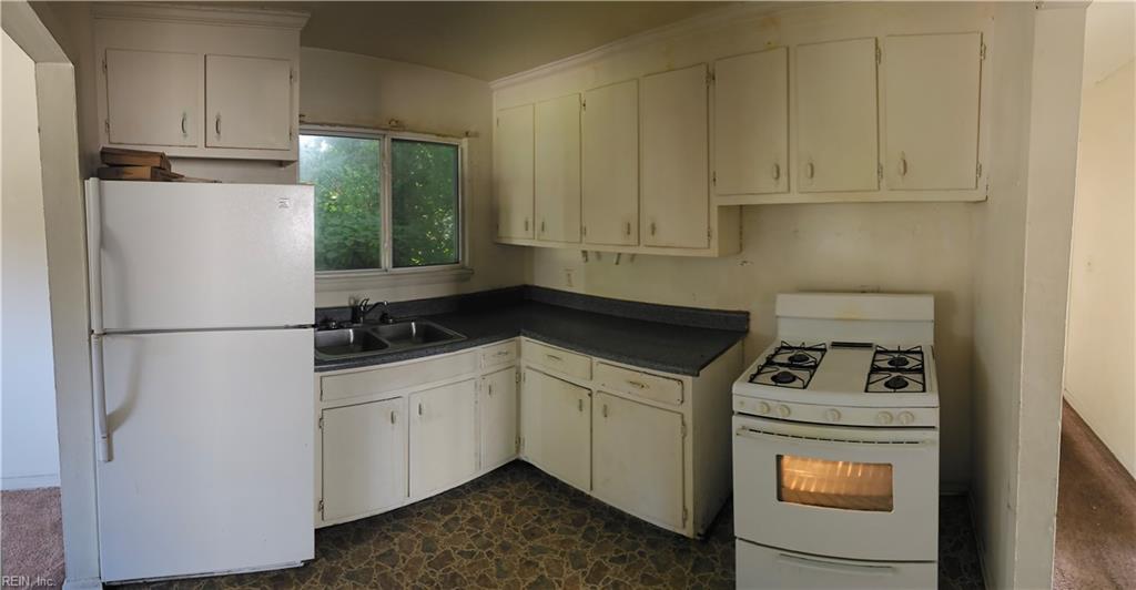 656 20th St Property Photo 4