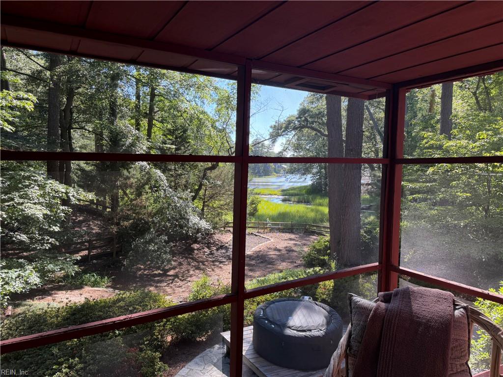 1701 N River Rd Property Photo 20