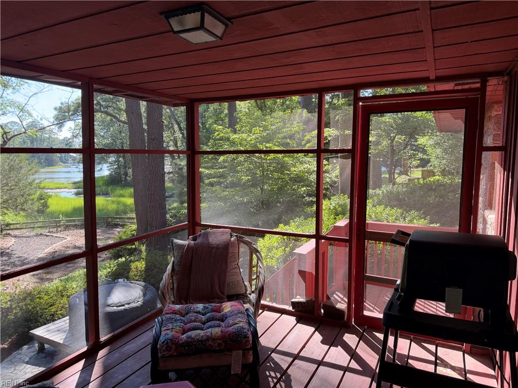 1701 N River Rd Property Photo 21
