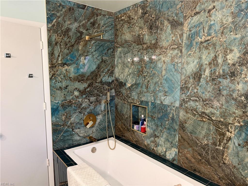 1701 N River Rd Property Photo 35