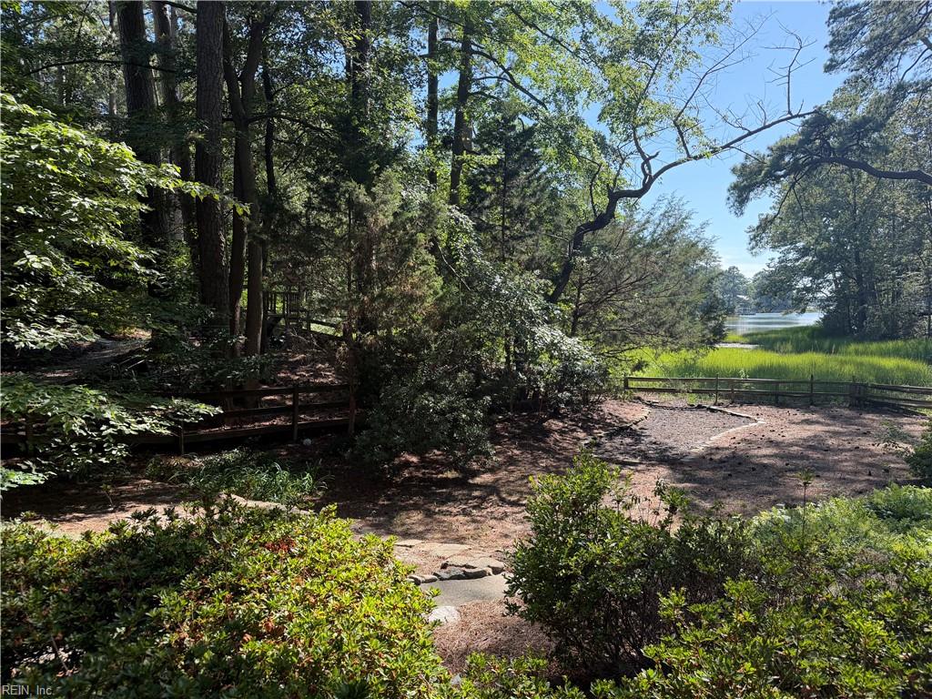 1701 N River Rd Property Photo 44
