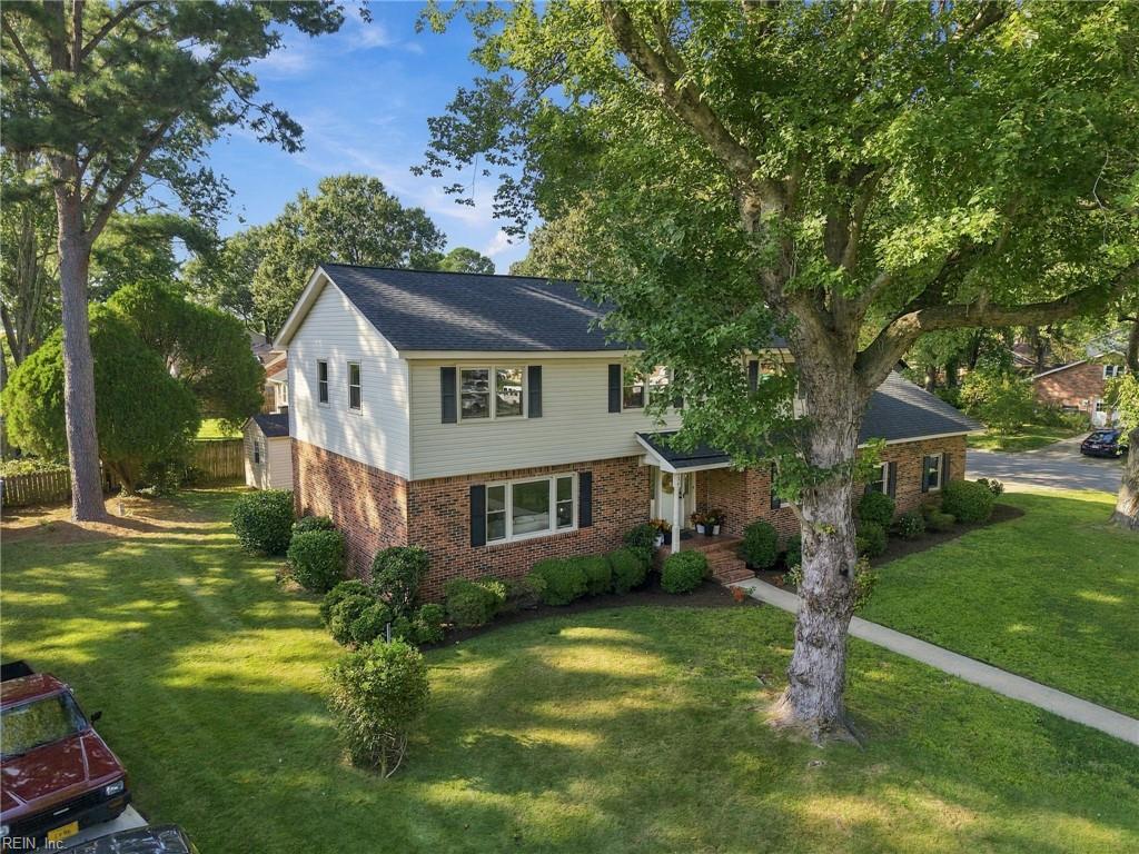 957 Edwin Dr Property Photo 1