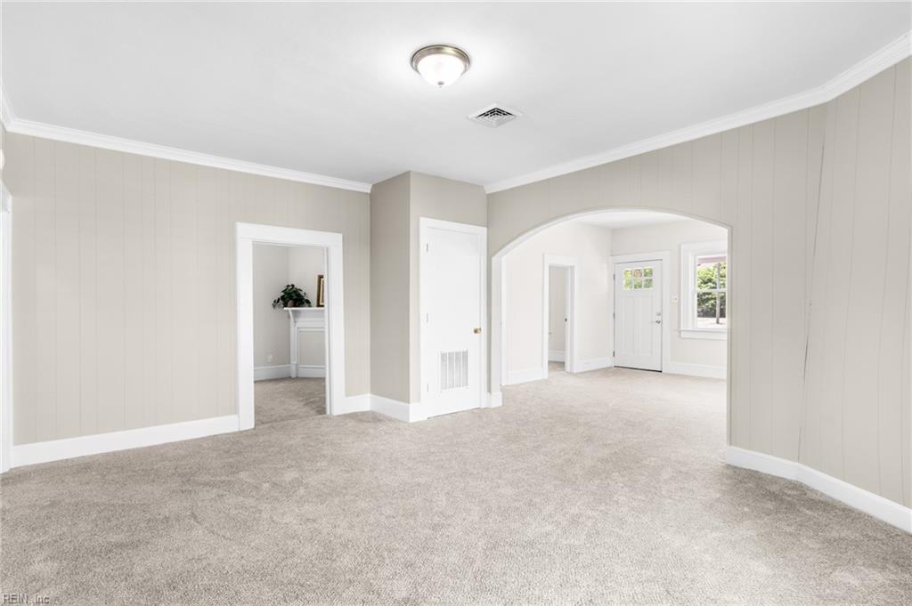 146 Pine St Property Photo 10
