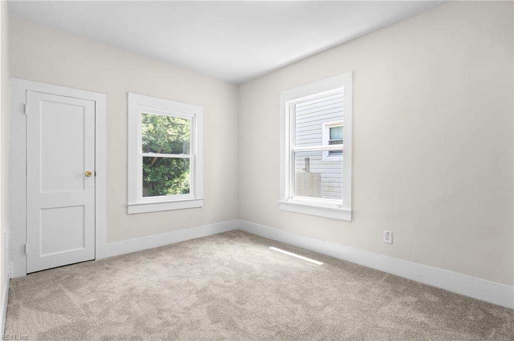 146 Pine St Property Photo 21