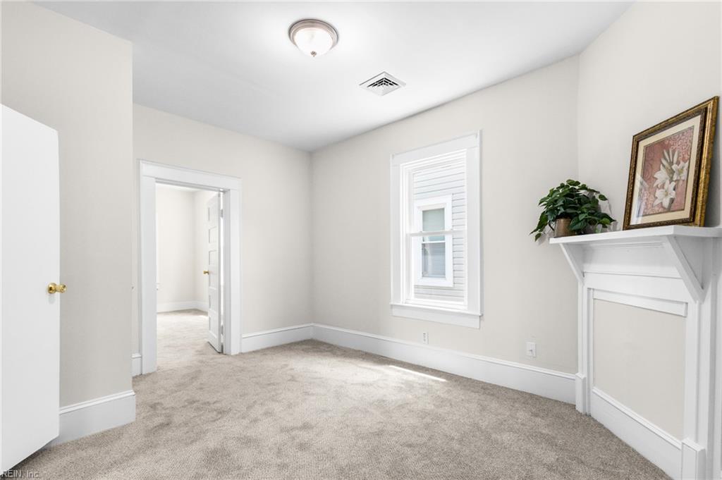 146 Pine St Property Photo 24