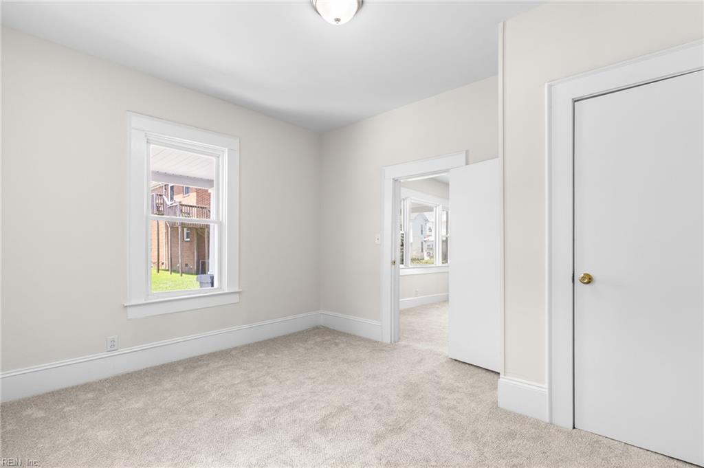 146 Pine St Property Photo 30