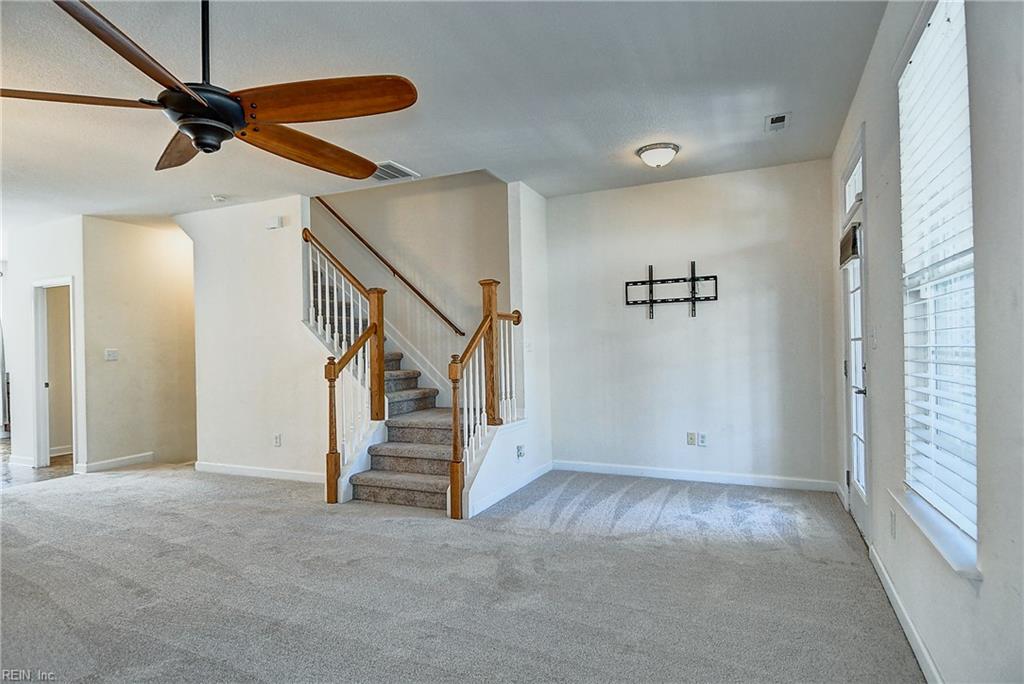 257 Feldspar St Property Photo 4