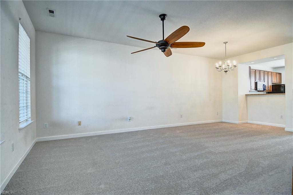 257 Feldspar St Property Photo 5