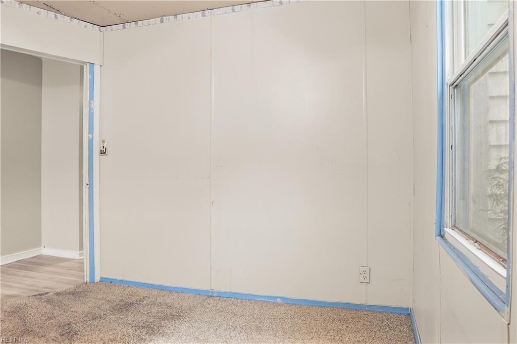 8220 Andrew Ln Property Photo 15