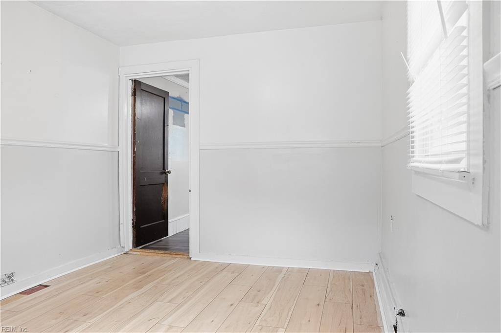 8220 Andrew Ln Property Photo 18
