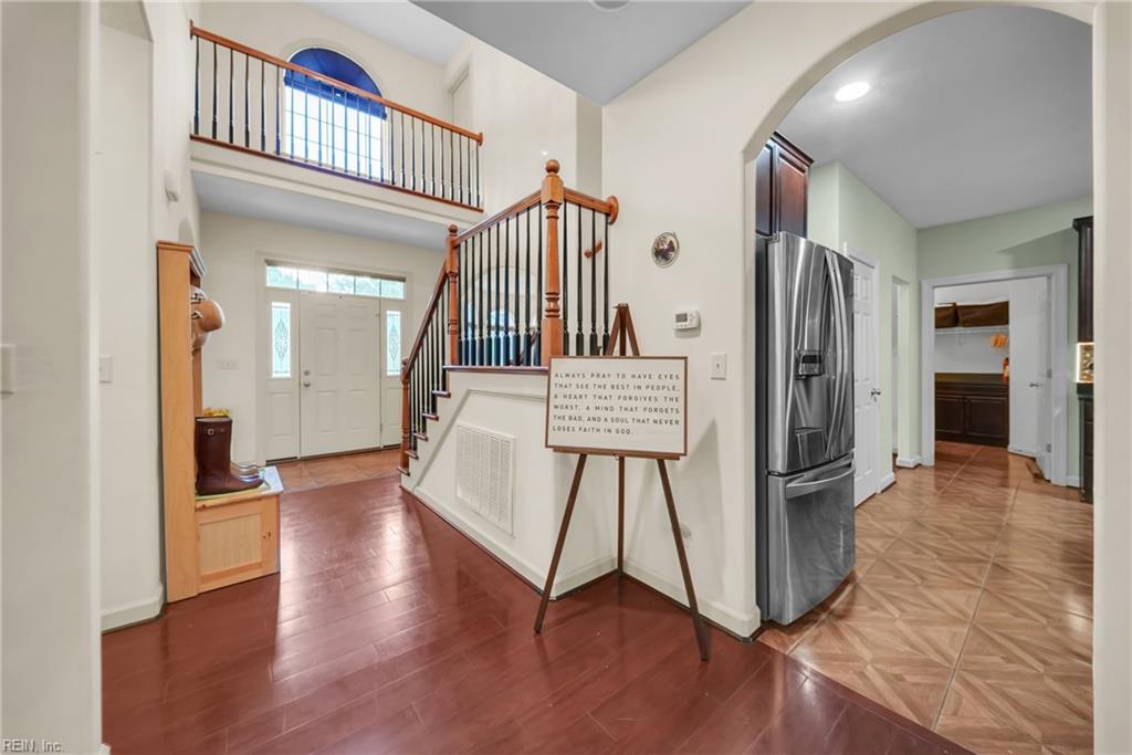 2234 Creekway Dr Property Photo 3