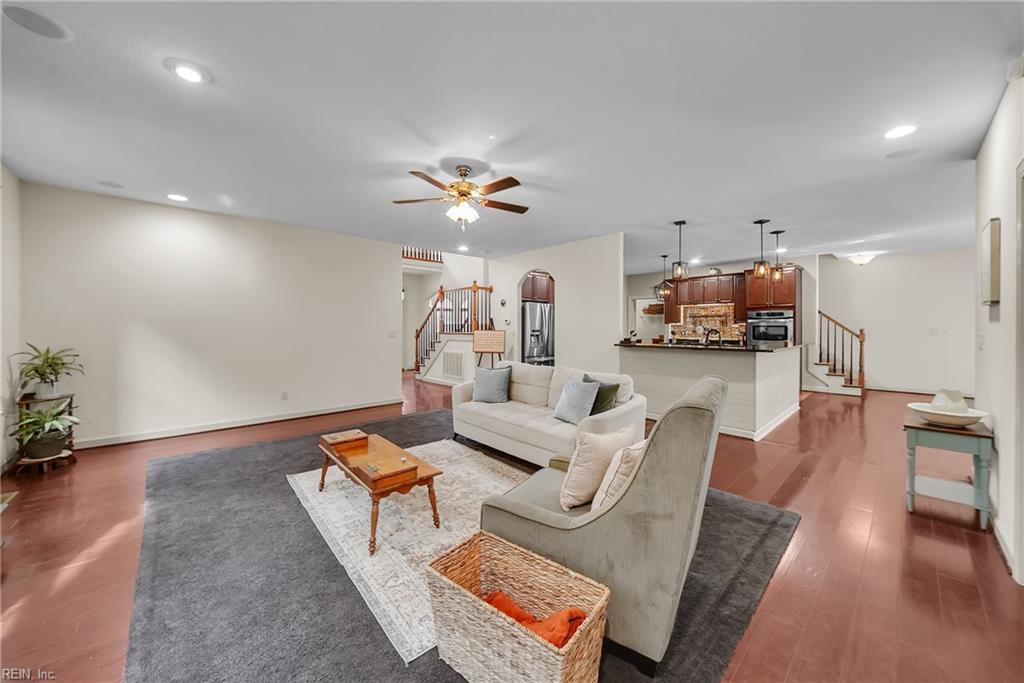2234 Creekway Dr Property Photo 4