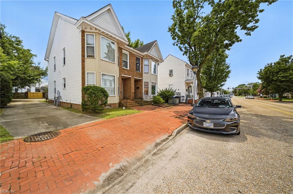 709 South St Property Photo 2