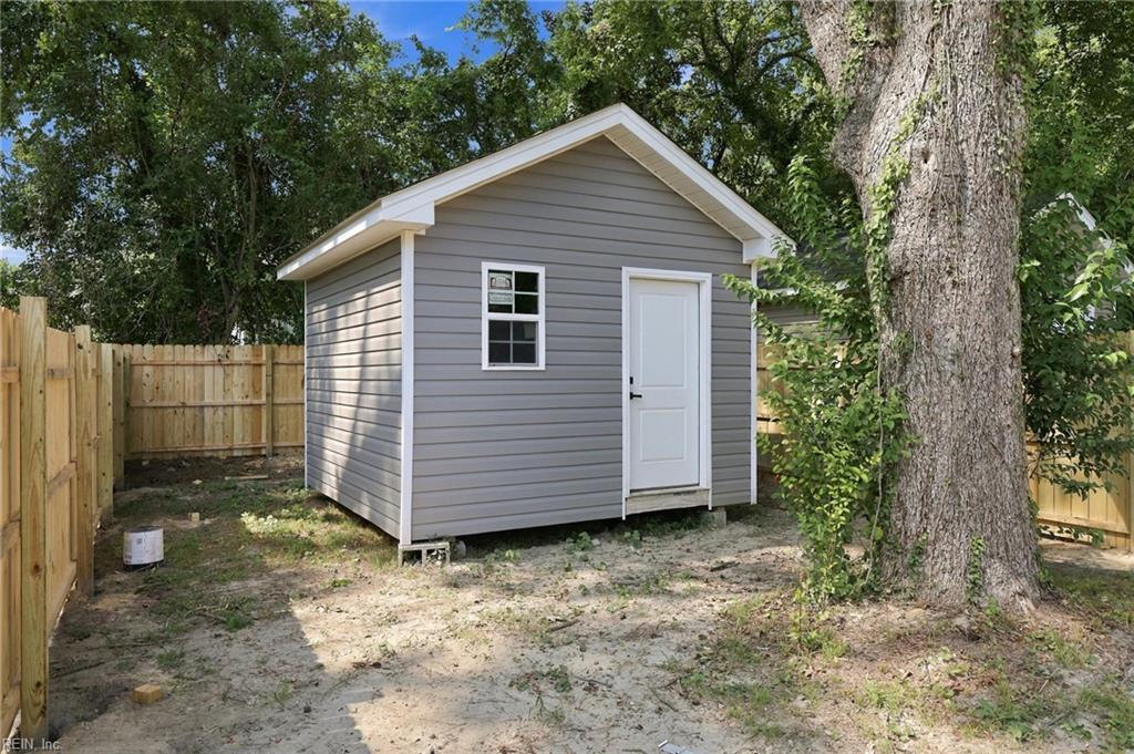 213 Claremont Ave Property Photo 40