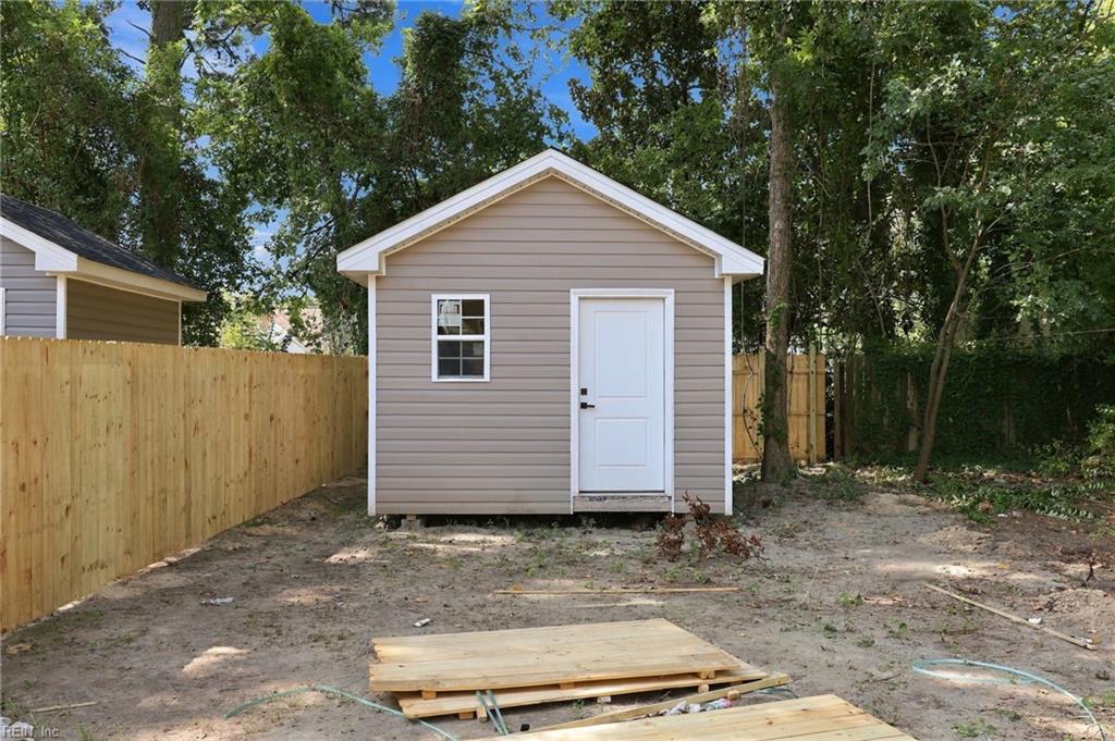 213 Claremont Ave Property Photo 36