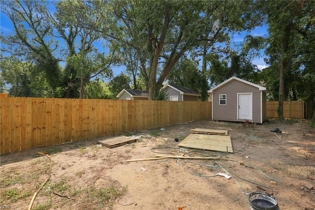 213 Claremont Ave Property Photo 39