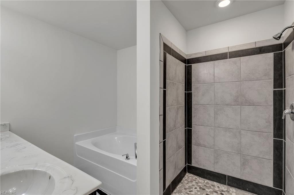 8922 E Colonial Trl Property Photo 11