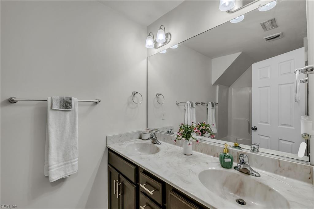 8922 E Colonial Trl Property Photo 32