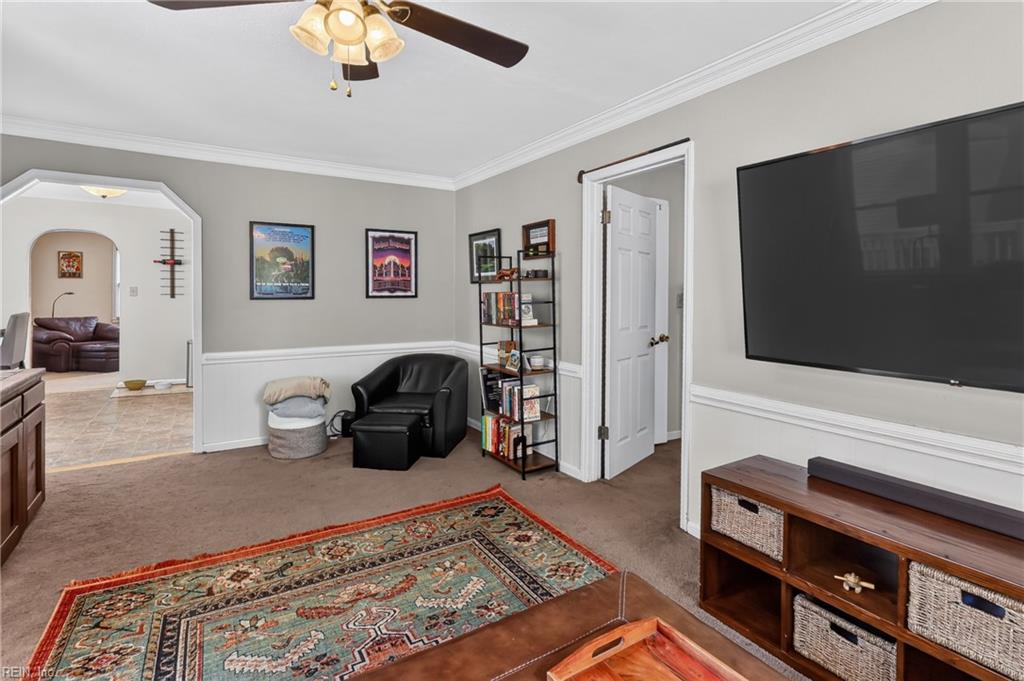 1643 Croyden Rd Property Photo 17