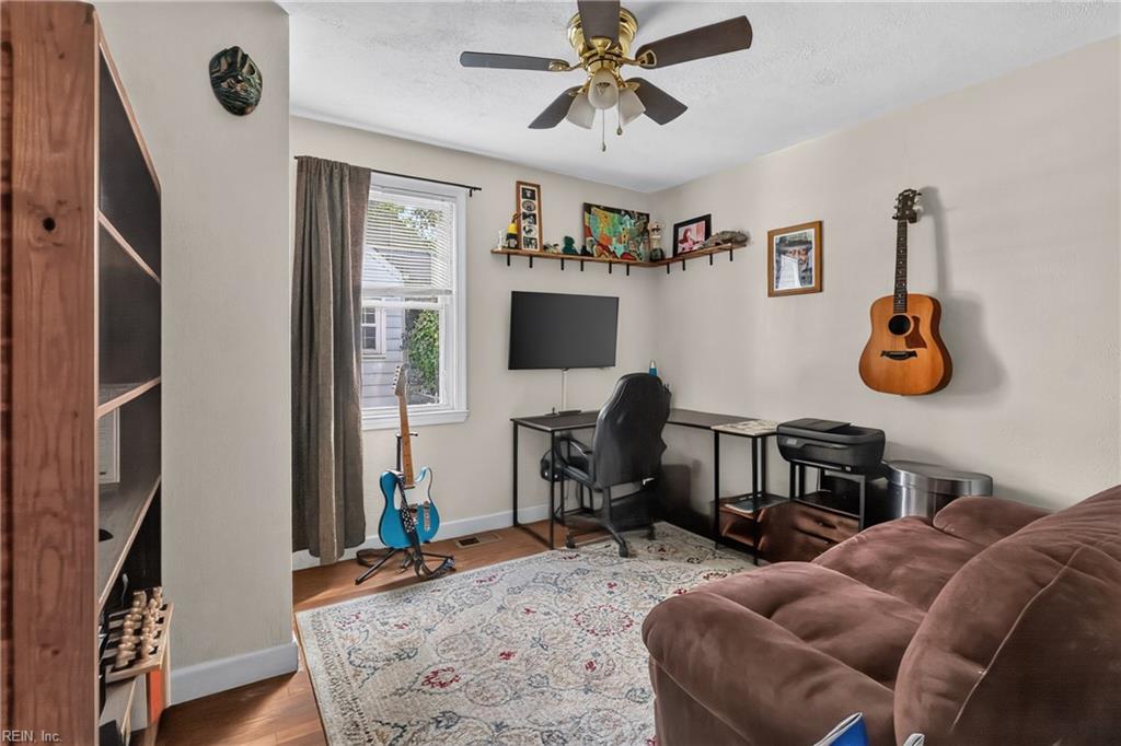 1643 Croyden Rd Property Photo 29