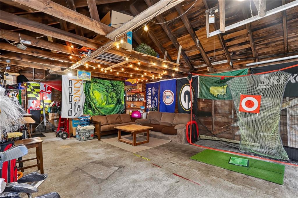 1643 Croyden Rd Property Photo 33