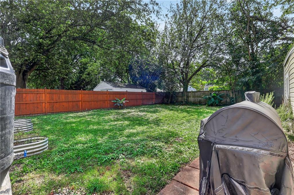 1643 Croyden Rd Property Photo 40