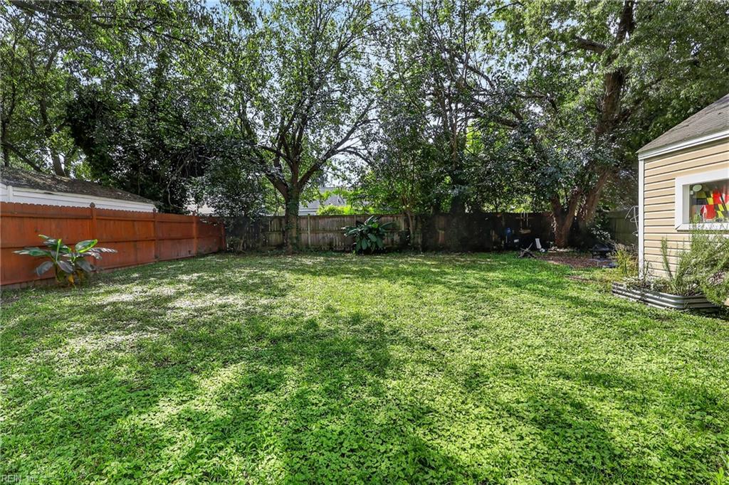1643 Croyden Rd Property Photo 41
