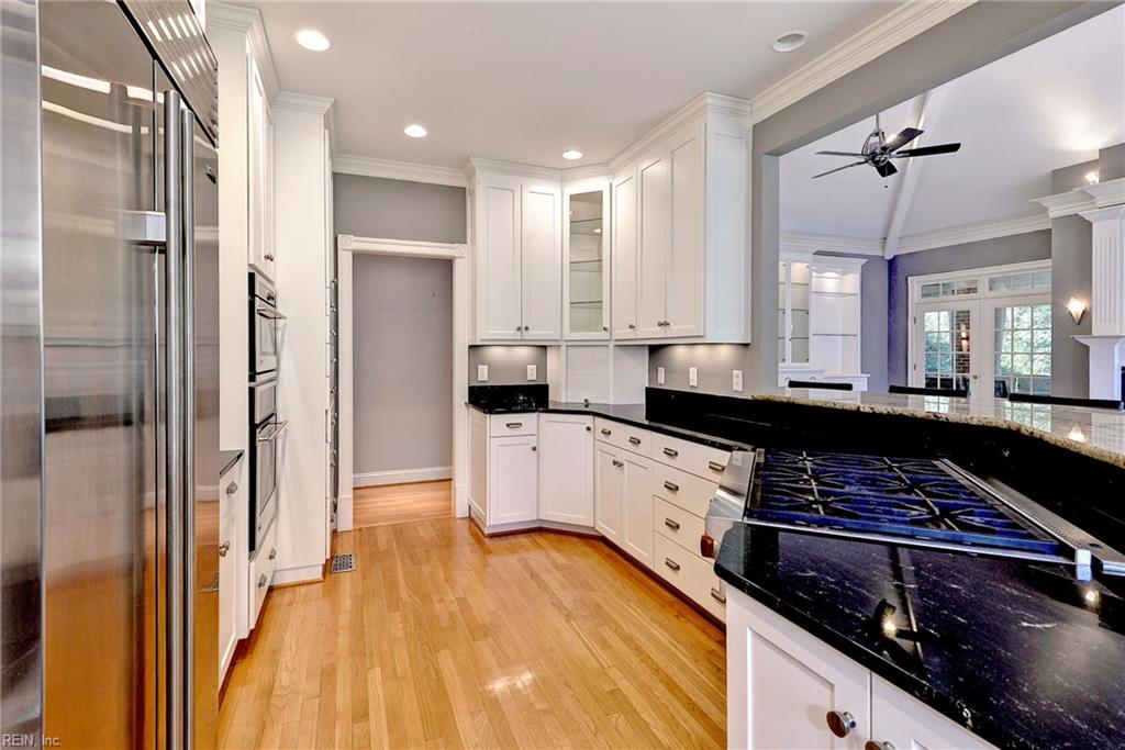 124 Richmond Hill Ct Property Photo 16