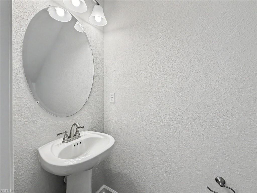 120 Taxus St Property Photo 11