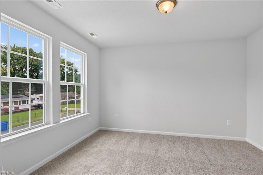 120 Taxus St Property Photo 14