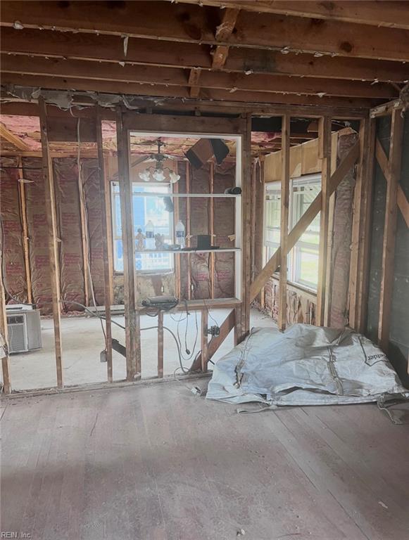 852 15th St Property Photo 3