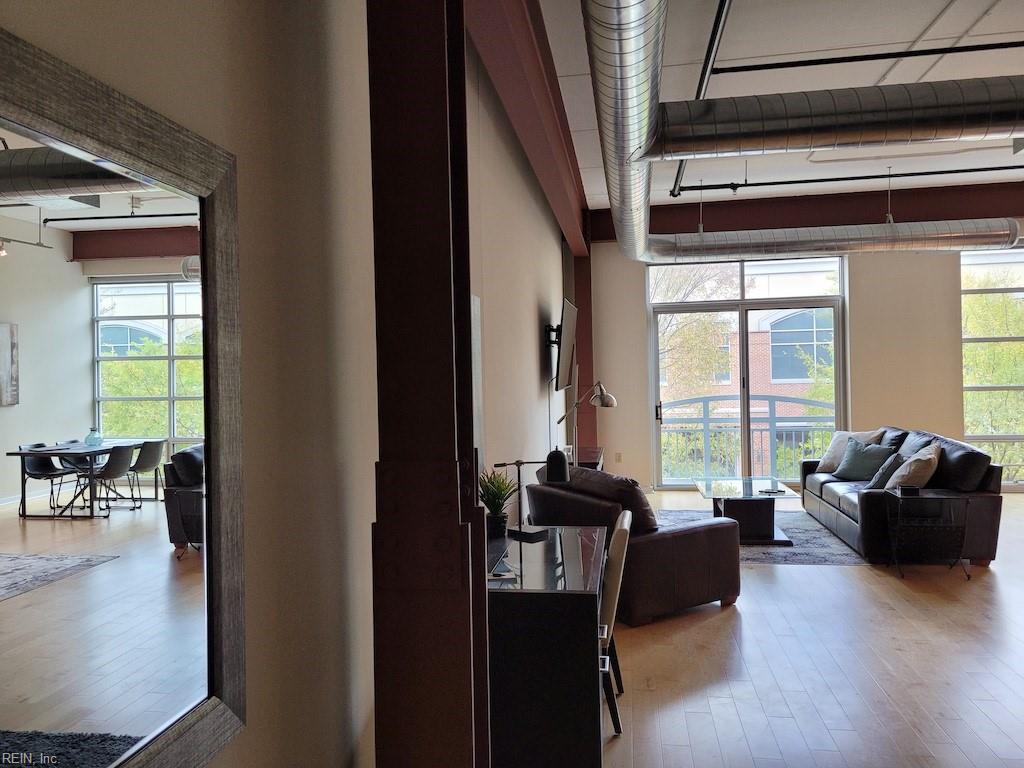 221 Market St Property Photo 1