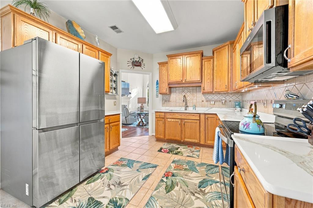 2612 Majesty Ln Property Photo 15