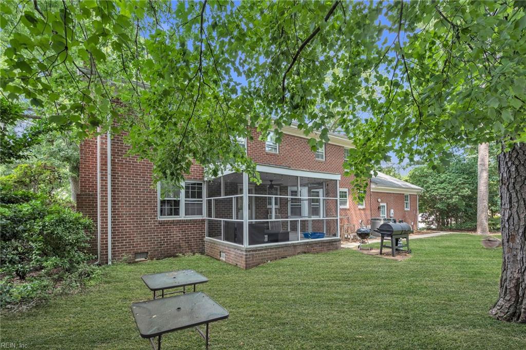 2949 Prince Of Wales Dr Property Photo 6