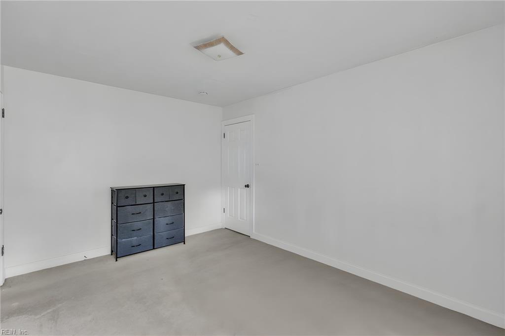 2949 Prince Of Wales Dr Property Photo 38