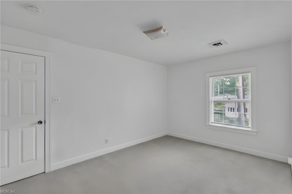 2949 Prince Of Wales Dr Property Photo 40