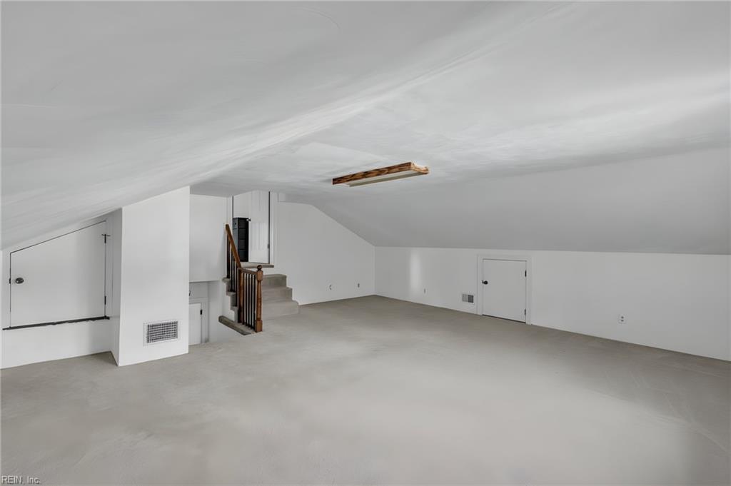 2949 Prince Of Wales Dr Property Photo 44