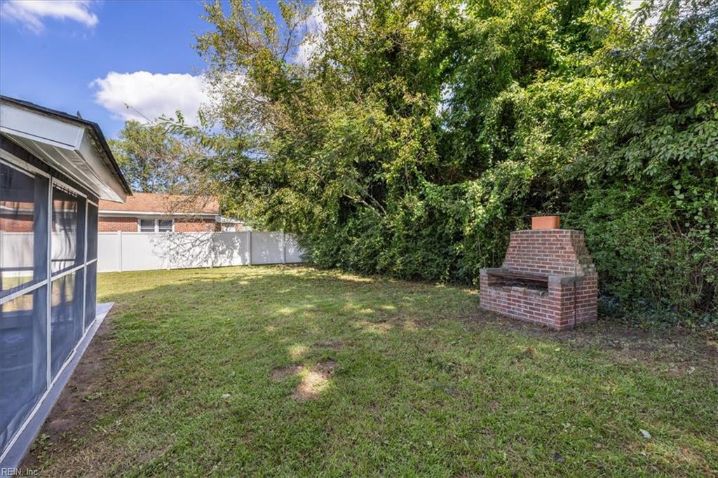1407 Ekstine Dr Property Photo 14