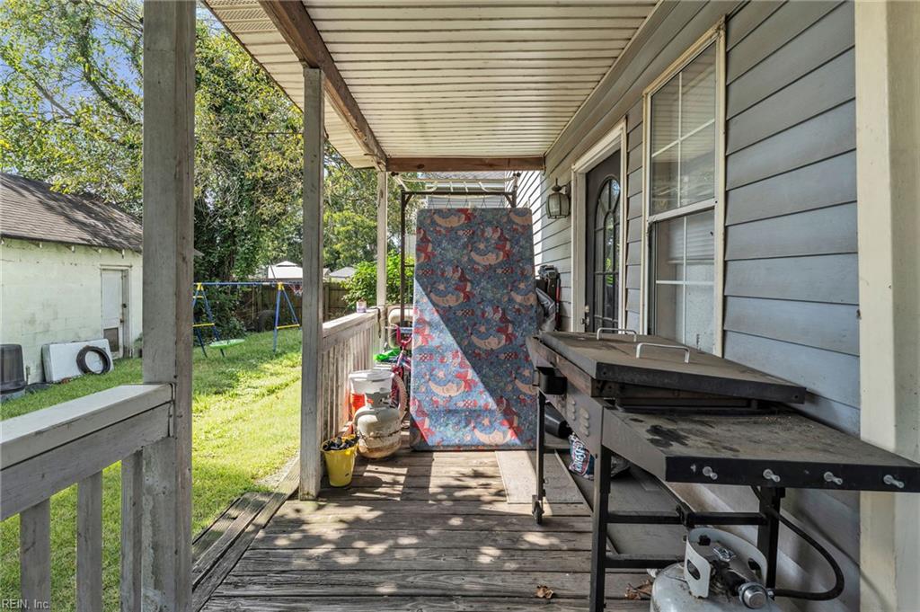 920 Godwin Ave Property Photo 3
