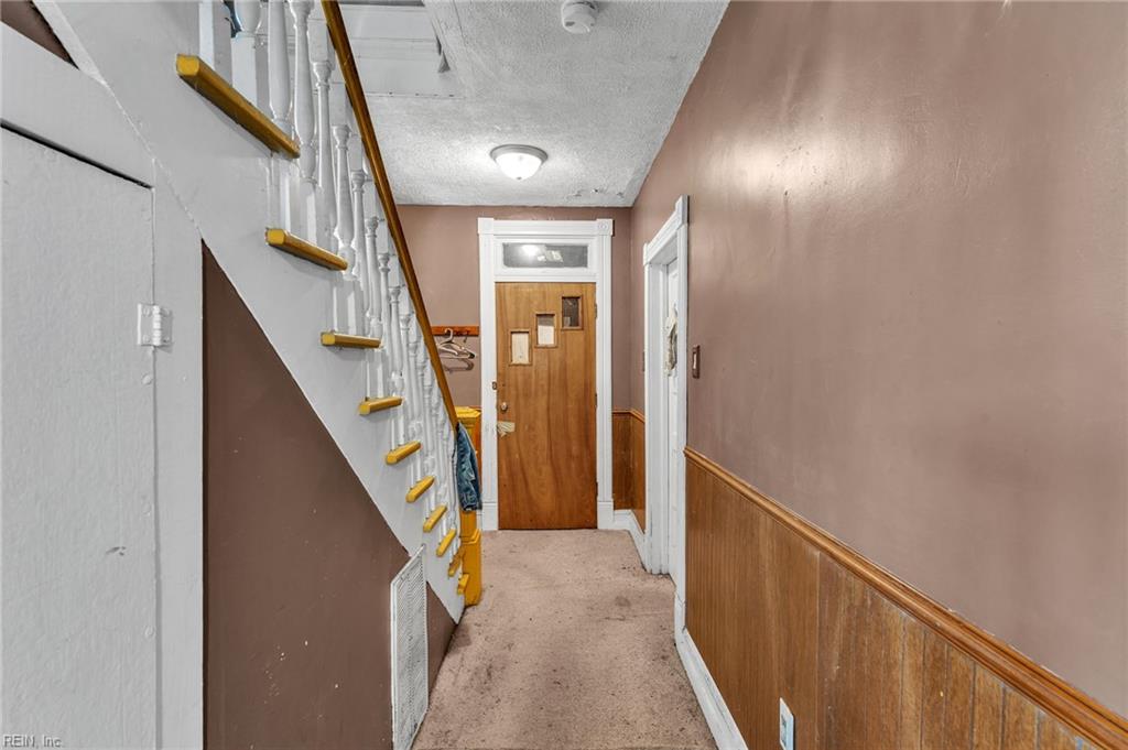 920 Godwin Ave Property Photo 15