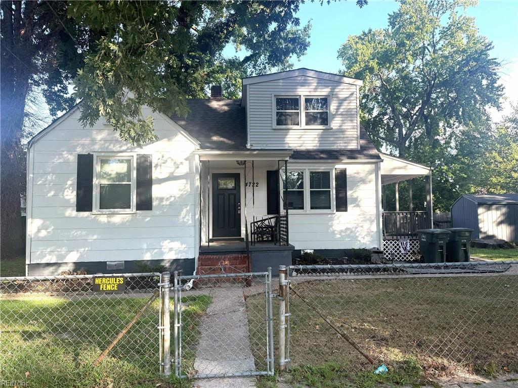 4722 Lind St Property Photo 1
