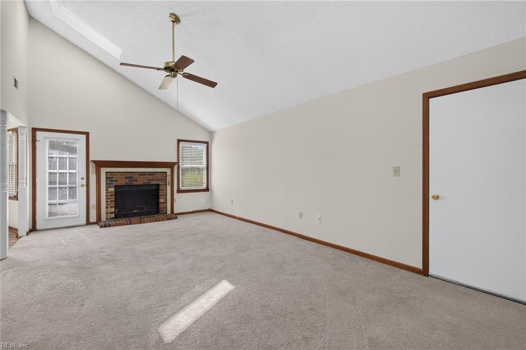 3069 Barberry Ln Property Photo 3