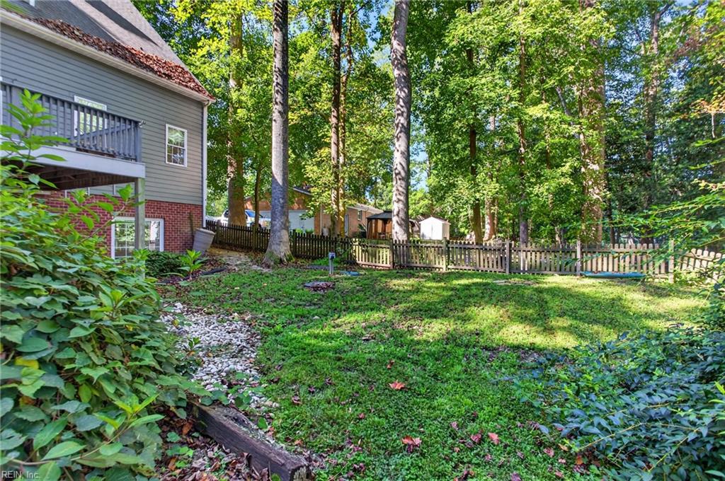 147 Country Club Dr Property Photo 4