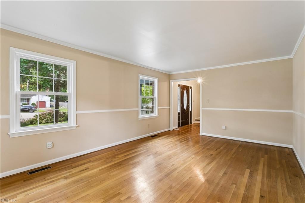 173 Laurent Cir Property Photo 8