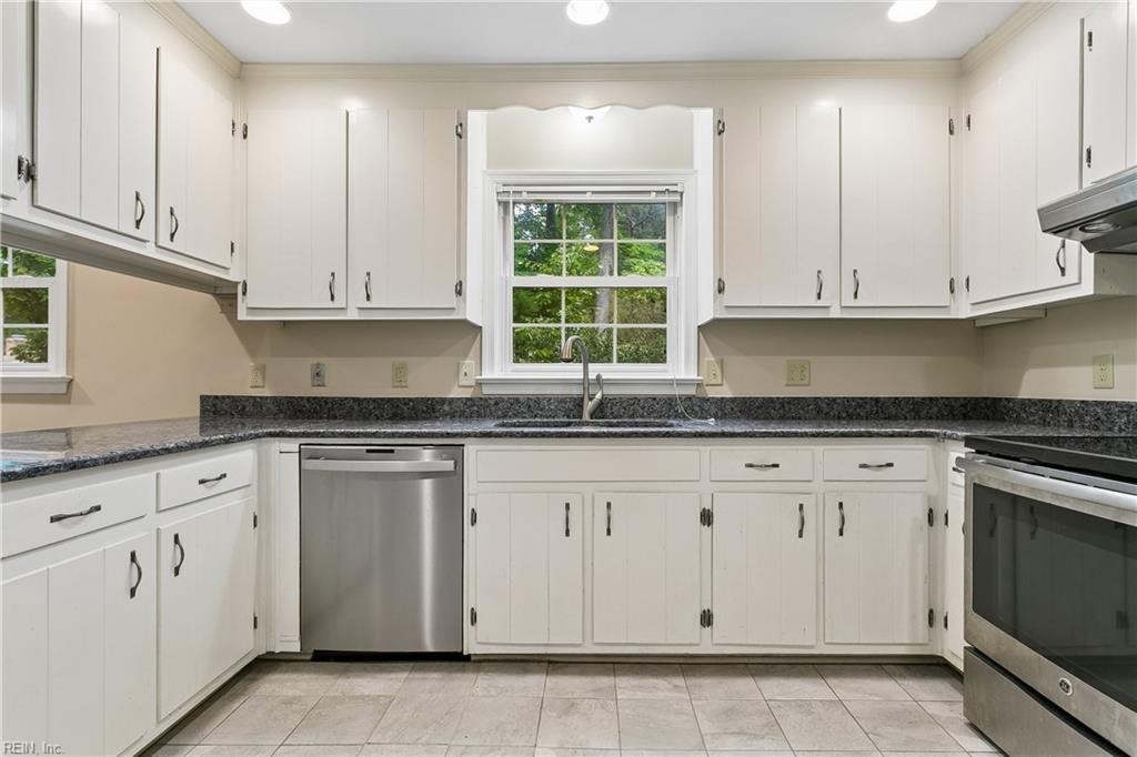 173 Laurent Cir Property Photo 12