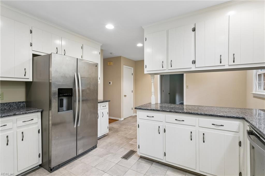 173 Laurent Cir Property Photo 14